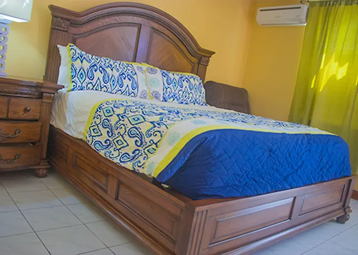 Sword Fish Suite@ Turtle Towers Ocho Ríos